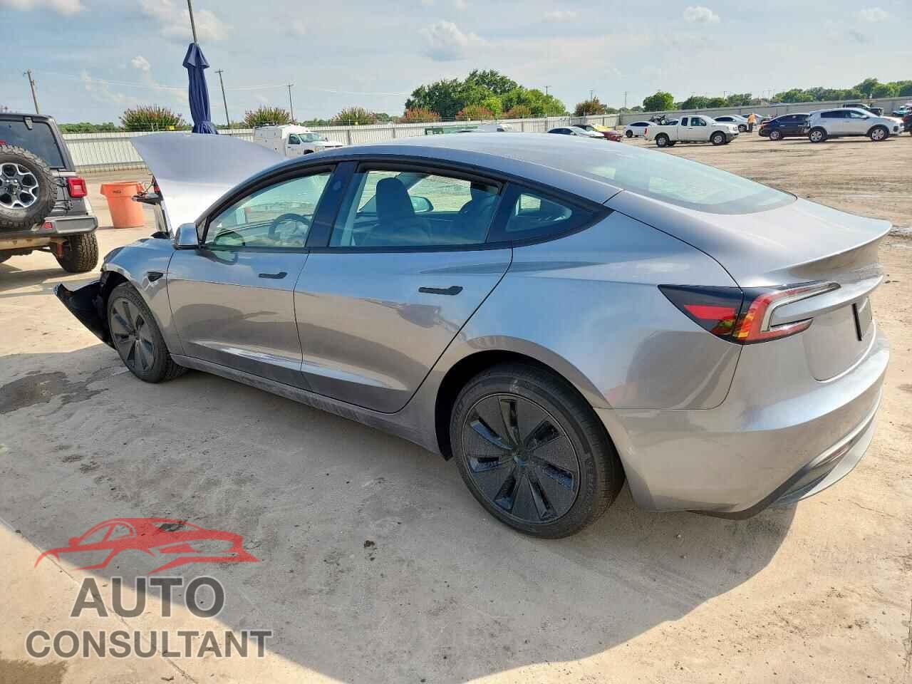 TESLA MODEL 3 2025 - 5YJ3E1EAXSF023828