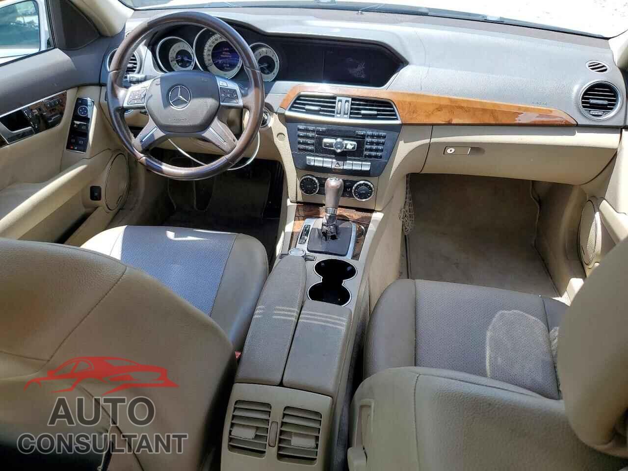MERCEDES-BENZ C-CLASS 2013 - WDDGF4HBXDR293584