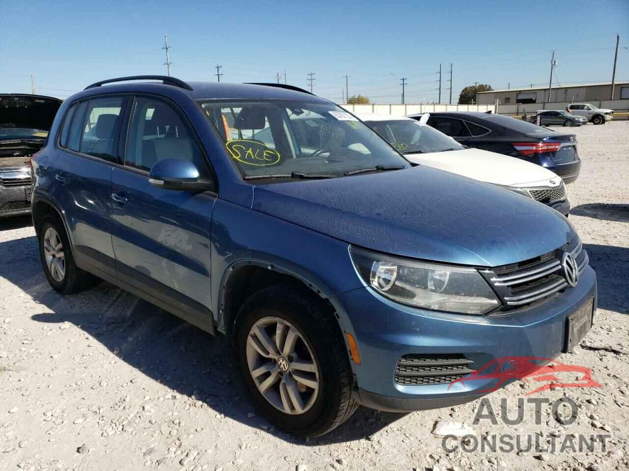 VOLKSWAGEN TIGUAN 2017 - WVGAV7AX1HK016987