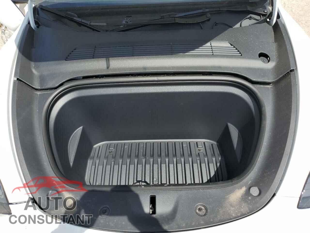 TESLA MODEL Y 2024 - 7SAYGDEDXRF044347