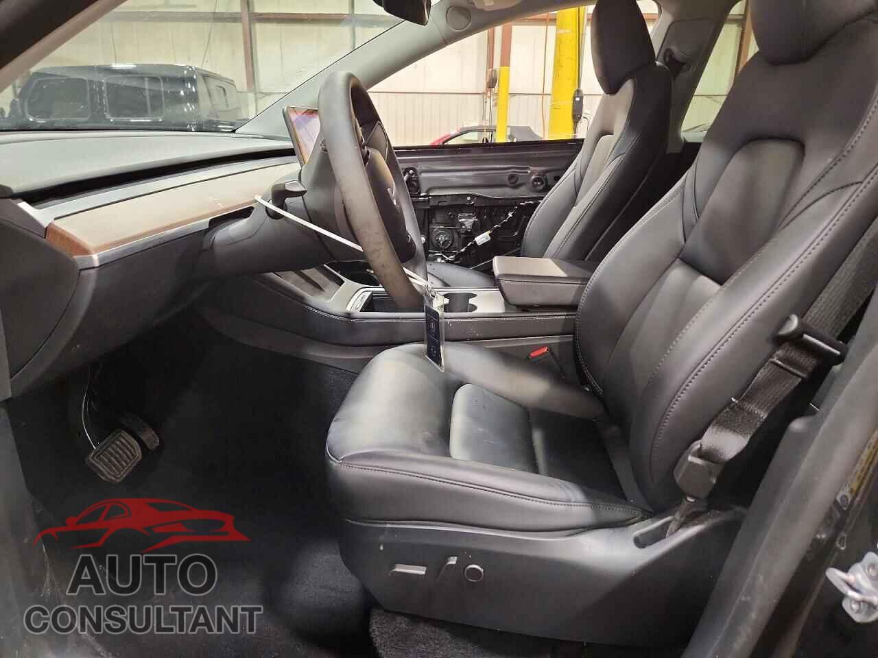 TESLA MODEL Y 2024 - 7SAYGDED6RF119593