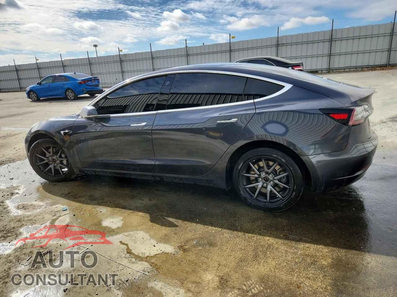 TESLA MODEL 3 2018 - 5YJ3E1EB8JF096140