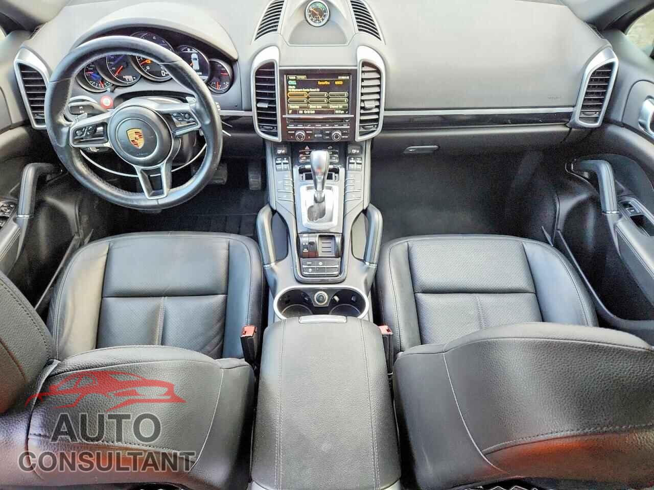 PORSCHE CAYENNE 2016 - WP1AA2A25GLA11595