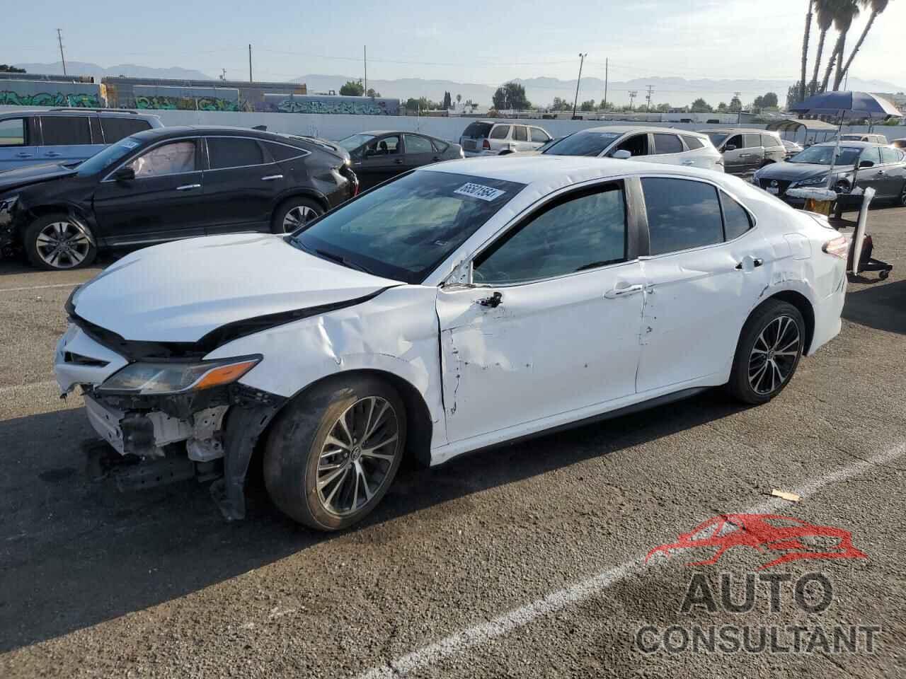 TOYOTA CAMRY 2018 - 4T1B11HK9JU572952