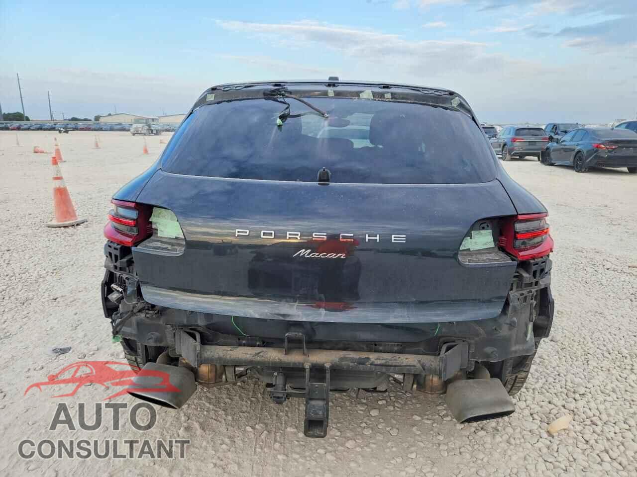 PORSCHE MACAN 2017 - WP1AA2A57HLB05277