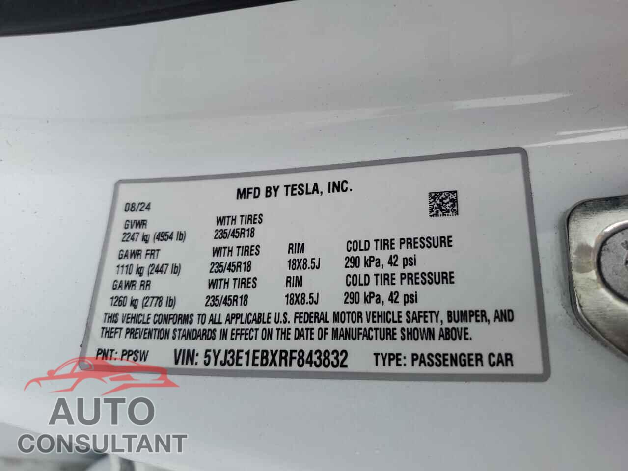 TESLA MODEL 3 2024 - 5YJ3E1EBXRF843832