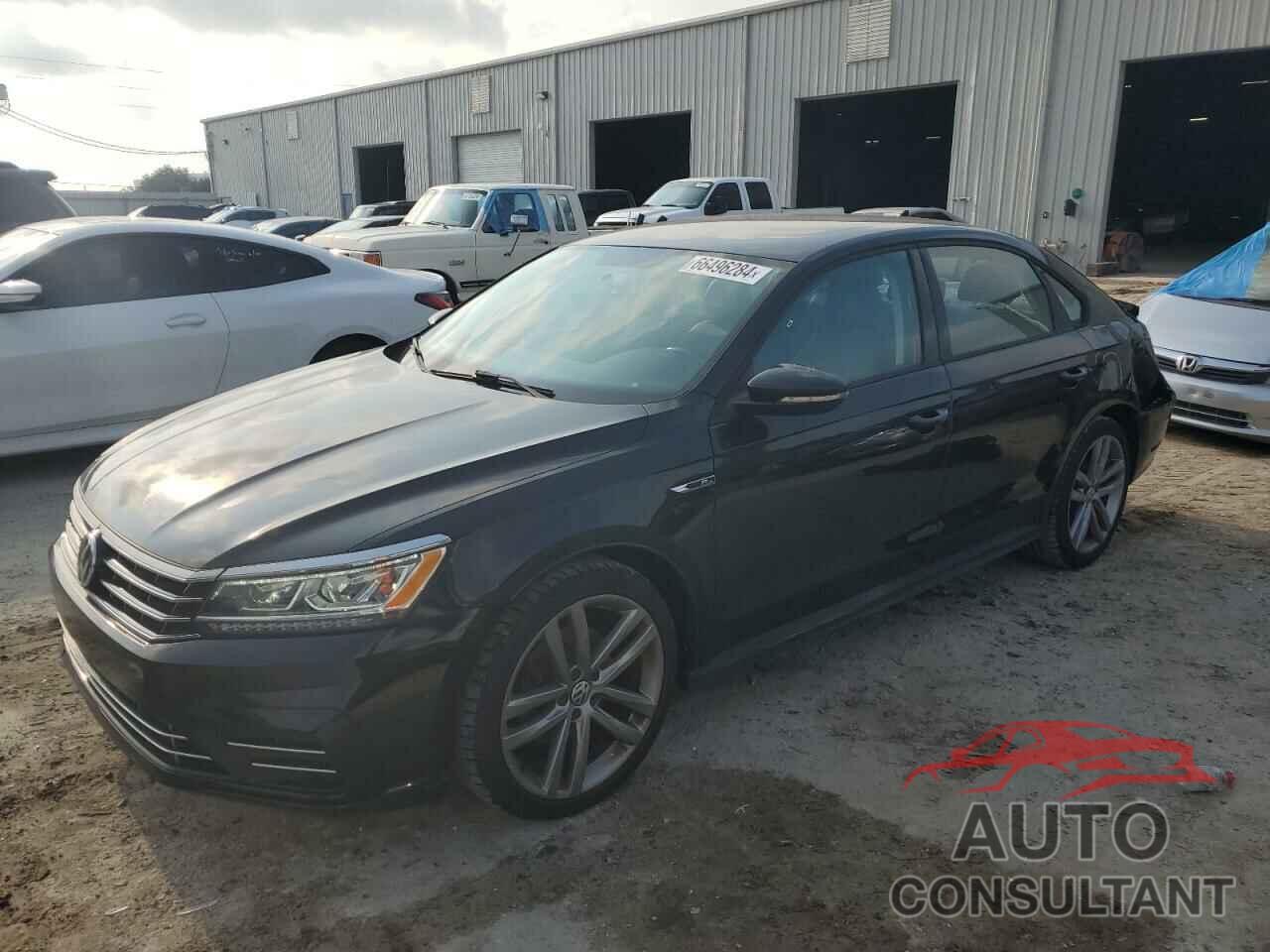 VOLKSWAGEN PASSAT 2018 - 1VWAA7A34JC004648