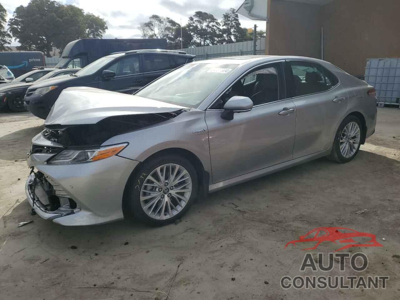 TOYOTA CAMRY 2018 - 4T1B21HK9JU504602