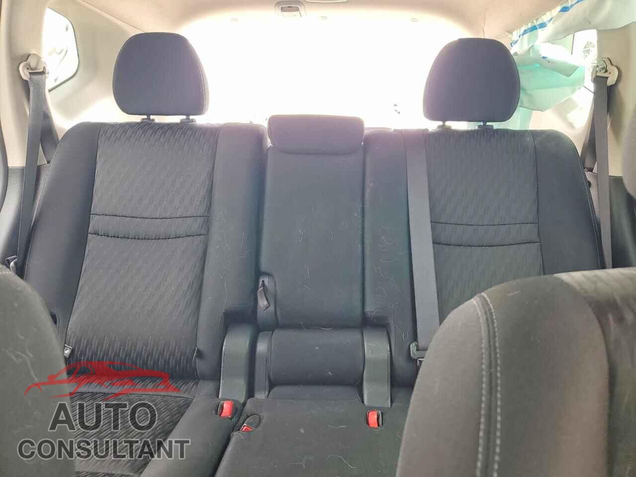 NISSAN ROGUE 2018 - KNMAT2MV3JP515001