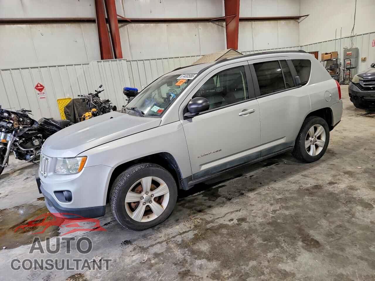 JEEP COMPASS 2011 - 1J4NF1FB5BD251573