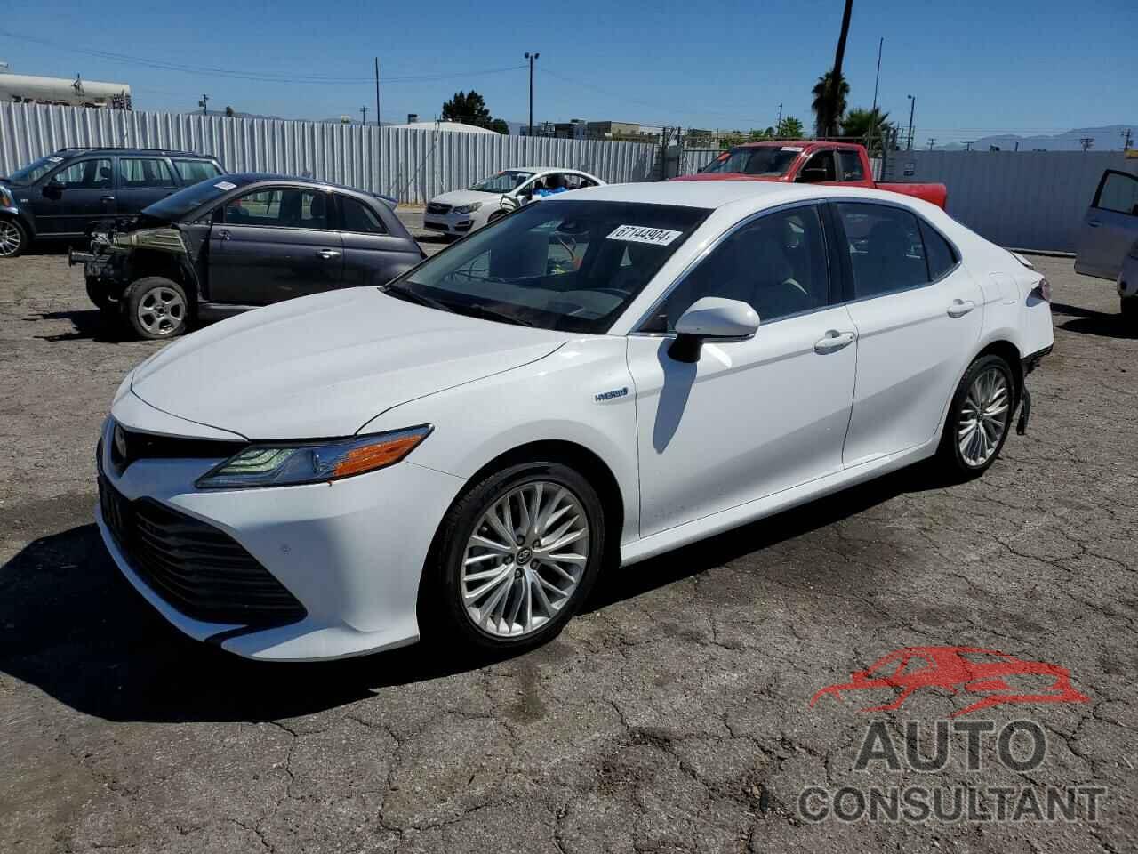 TOYOTA CAMRY 2018 - 4T1B21HK0JU009026