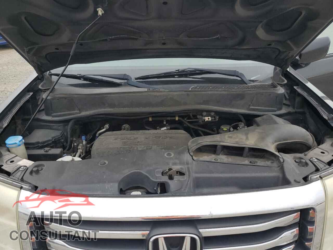 HONDA PILOT 2015 - 5FNYF3H92FB016393
