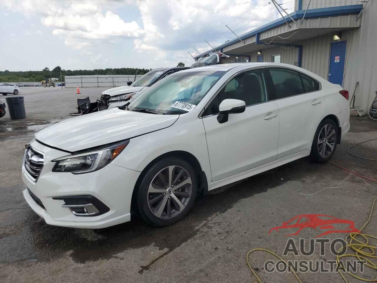 SUBARU LEGACY 2018 - 4S3BNAN62J3039525