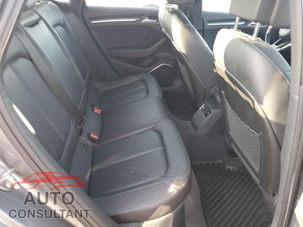 AUDI A3 2018 - WAUJ8GFF2J1008630