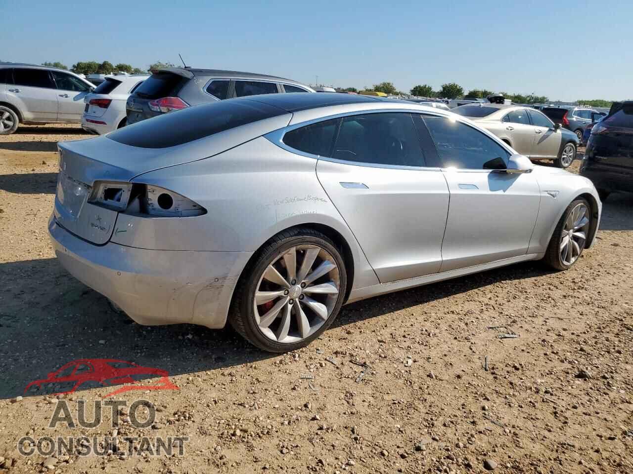 TESLA MODEL S 2016 - 5YJSA1E46GF141903