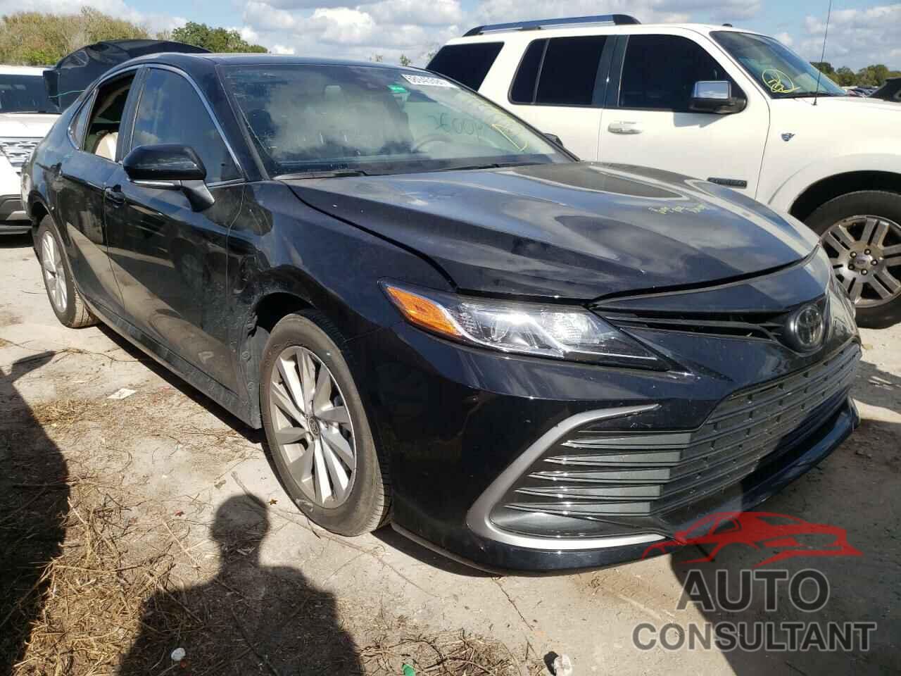 TOYOTA CAMRY 2021 - 4T1R11AK4MU608494