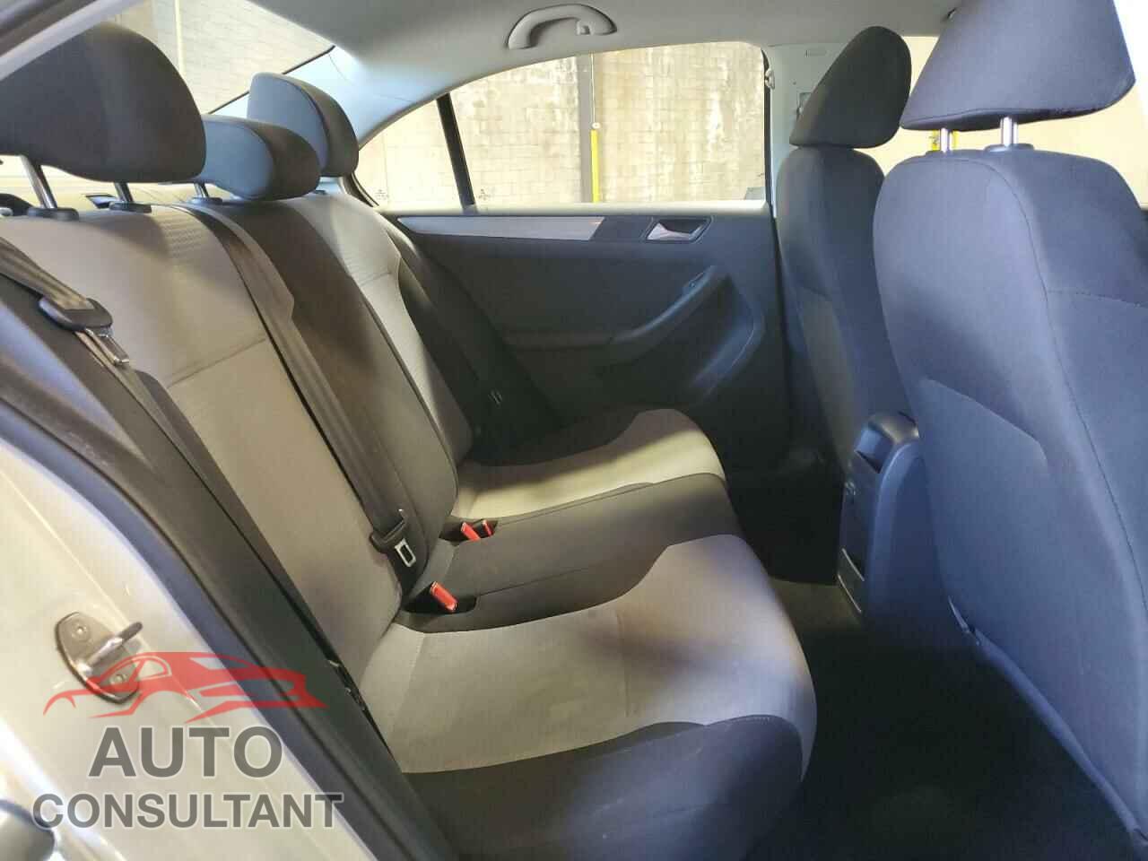 VOLKSWAGEN JETTA 2017 - 3VW2B7AJ8HM414037