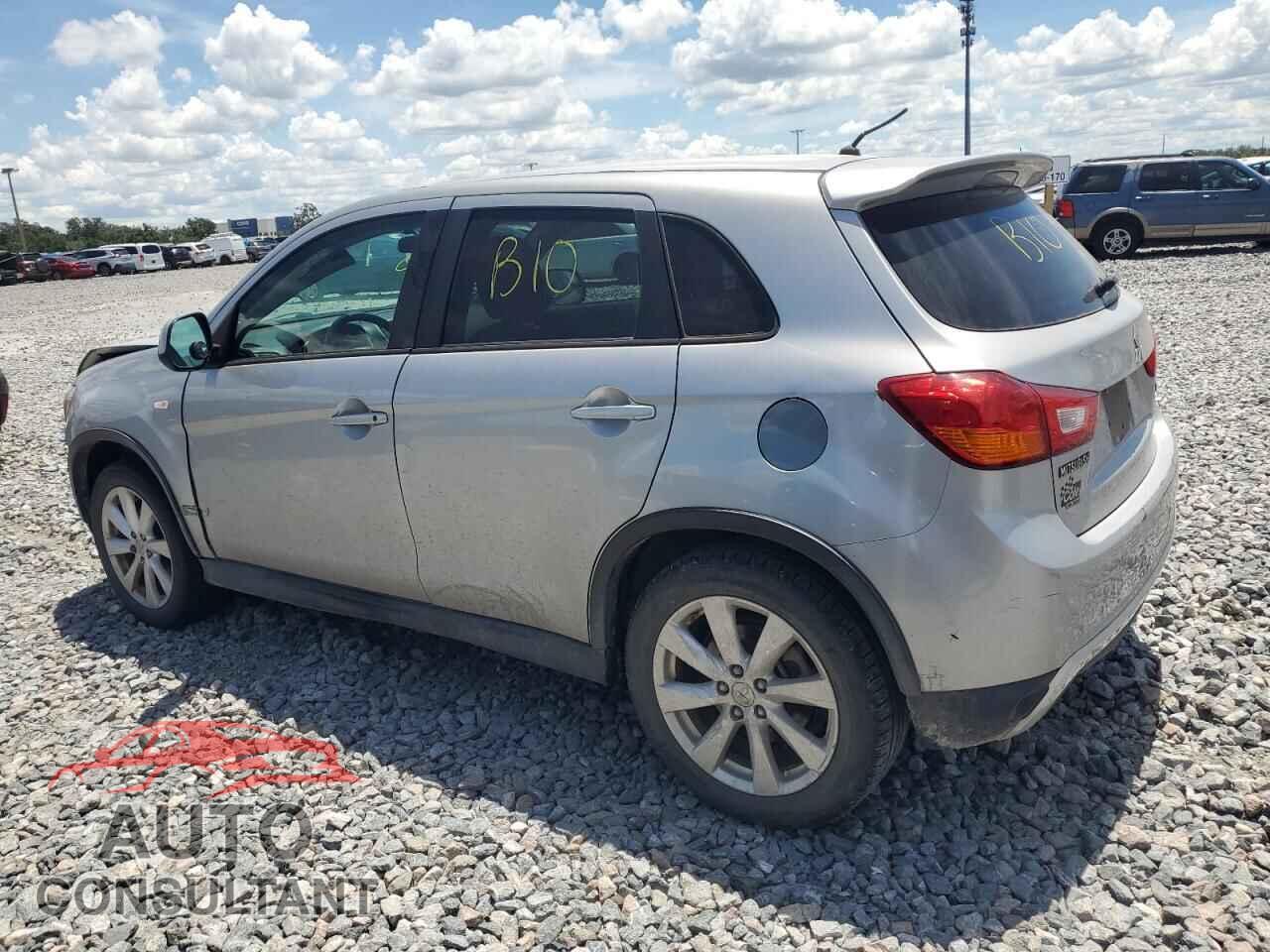 MITSUBISHI OUTLANDER 2015 - 4A4AR3AU4FE011018