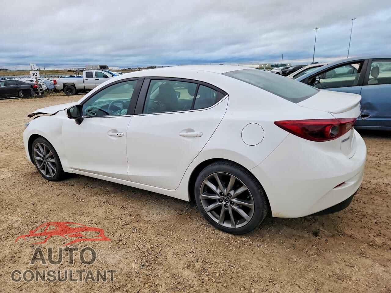 MAZDA 3 2018 - 3MZBN1W37JM179005