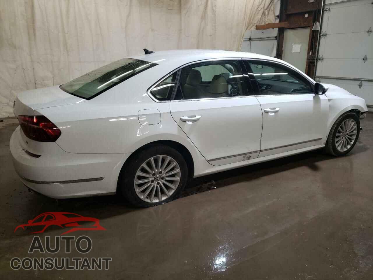 VOLKSWAGEN PASSAT 2017 - 1VWBT7A31HC082765