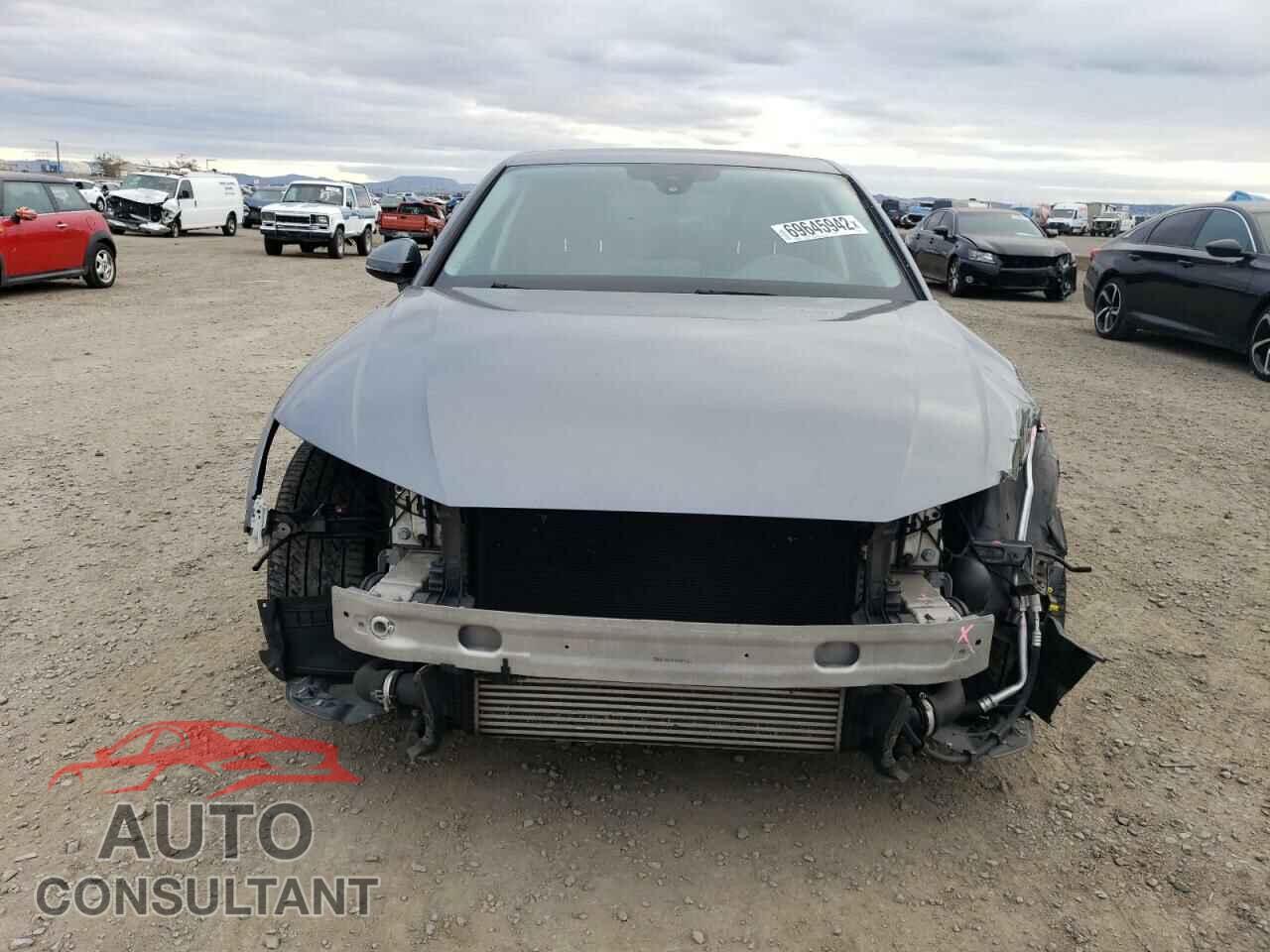 AUDI A4 2017 - WAUKMAF46HN053682