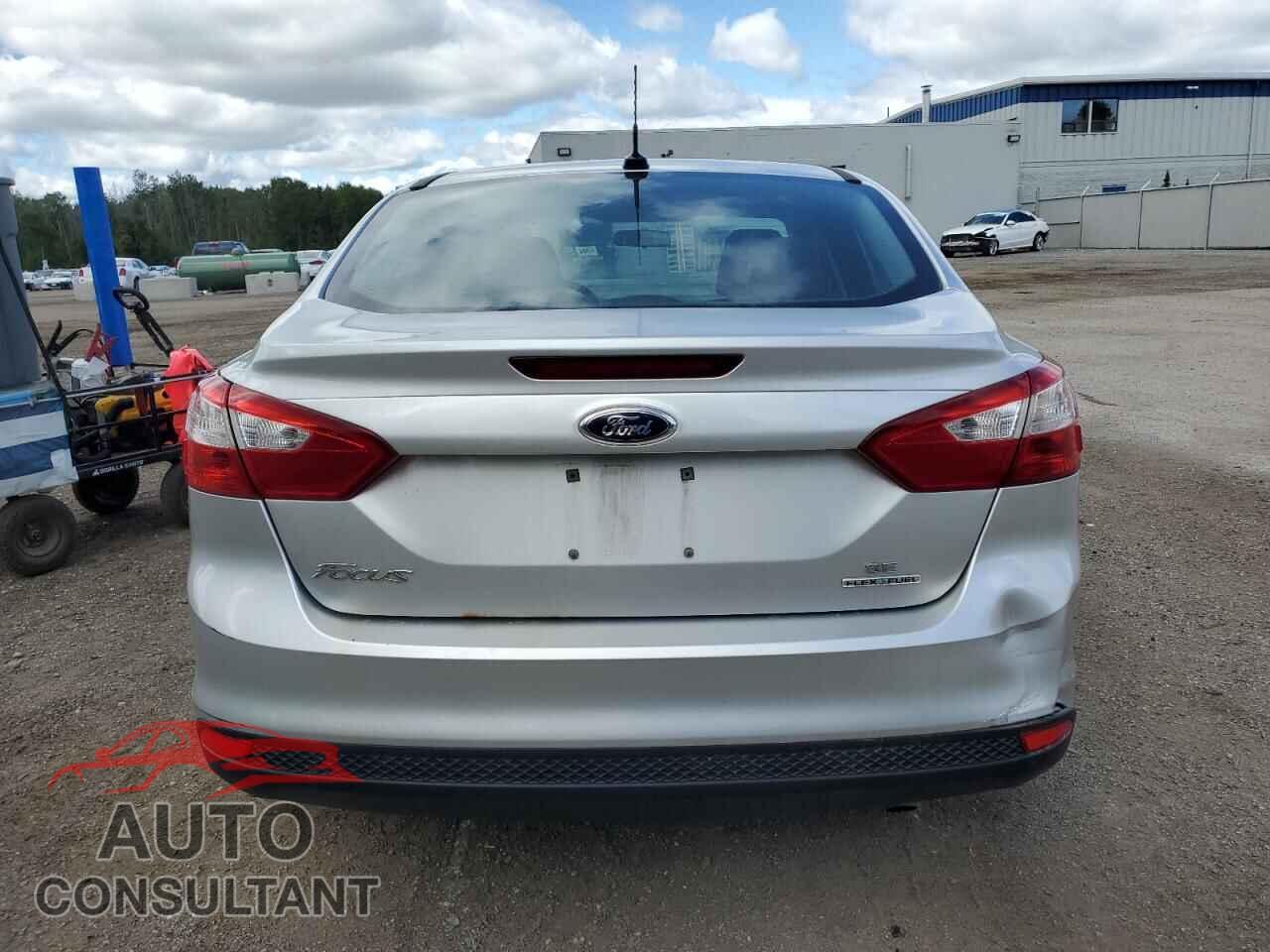 FORD FOCUS 2014 - 1FADP3F20EL242600