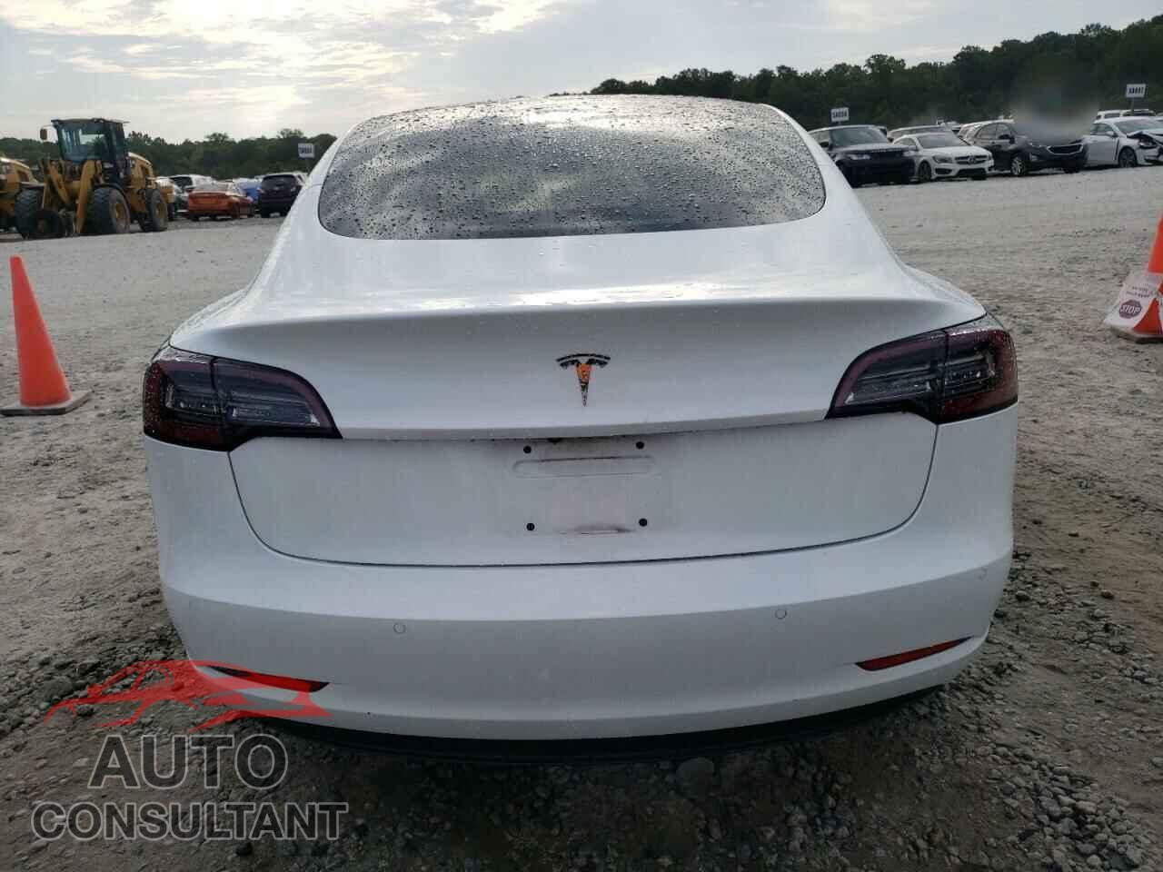 TESLA MODEL 3 2018 - 5YJ3E1EA6JF155502