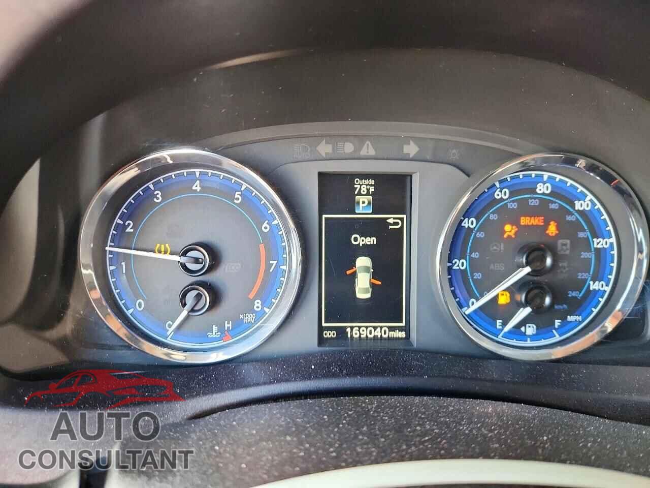 TOYOTA COROLLA 2017 - 5YFBURHE3HP728429