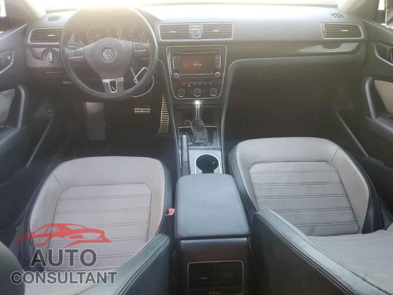 VOLKSWAGEN PASSAT 2015 - 1VWBS7A3XFC006946