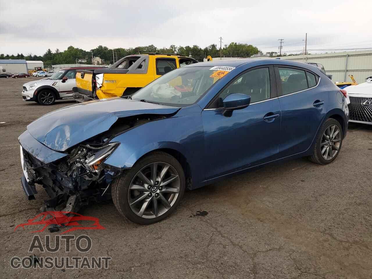 MAZDA 3 2018 - 3MZBN1M30JM265324