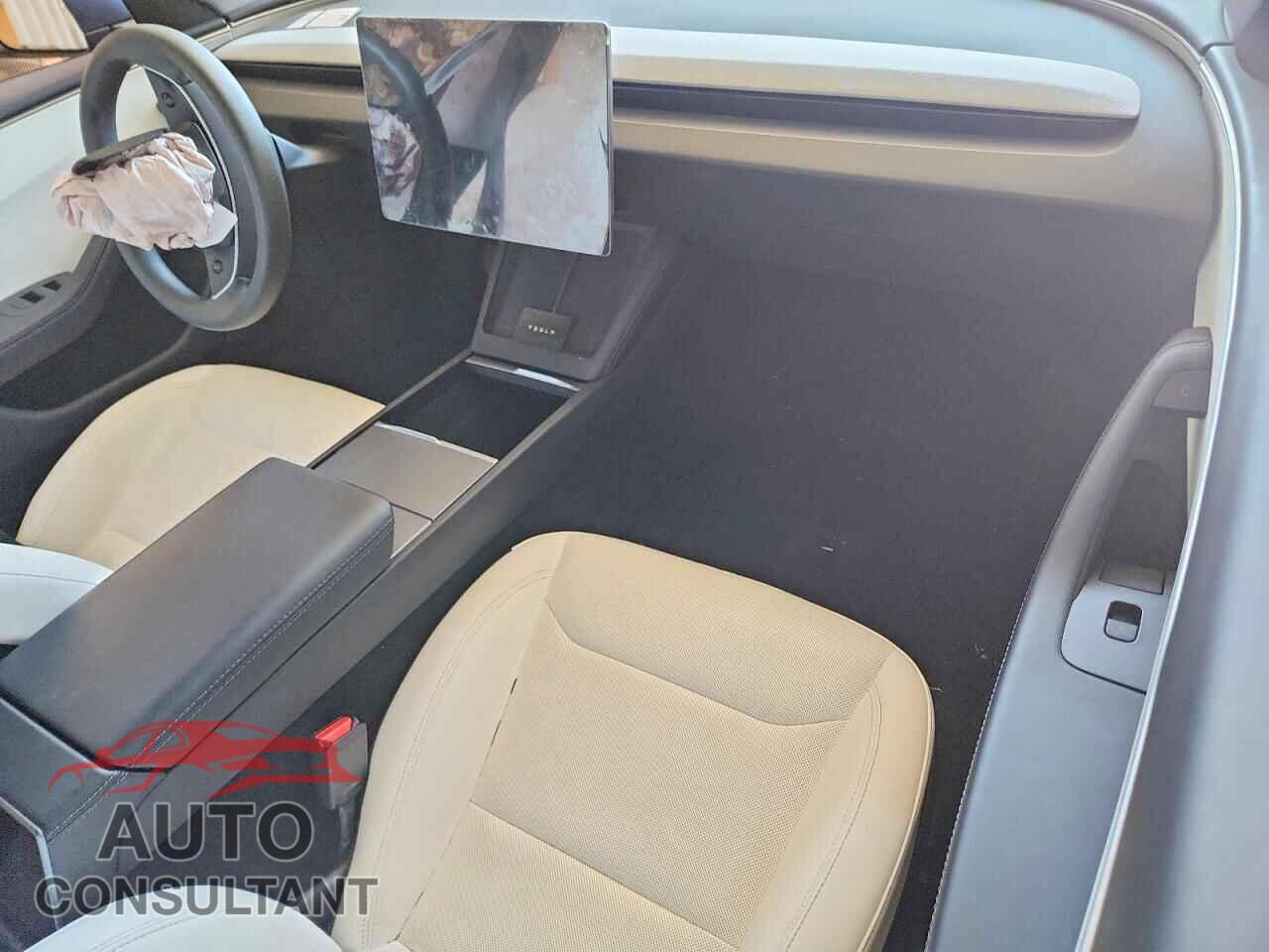 TESLA MODEL 3 2025 - 5YJ3E1EA2SF916611