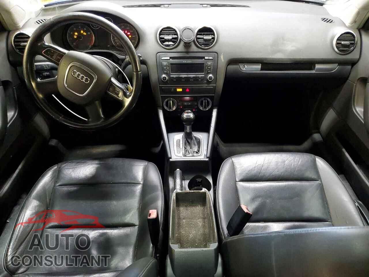 AUDI A3 2011 - WAUBEAFM8BA032697