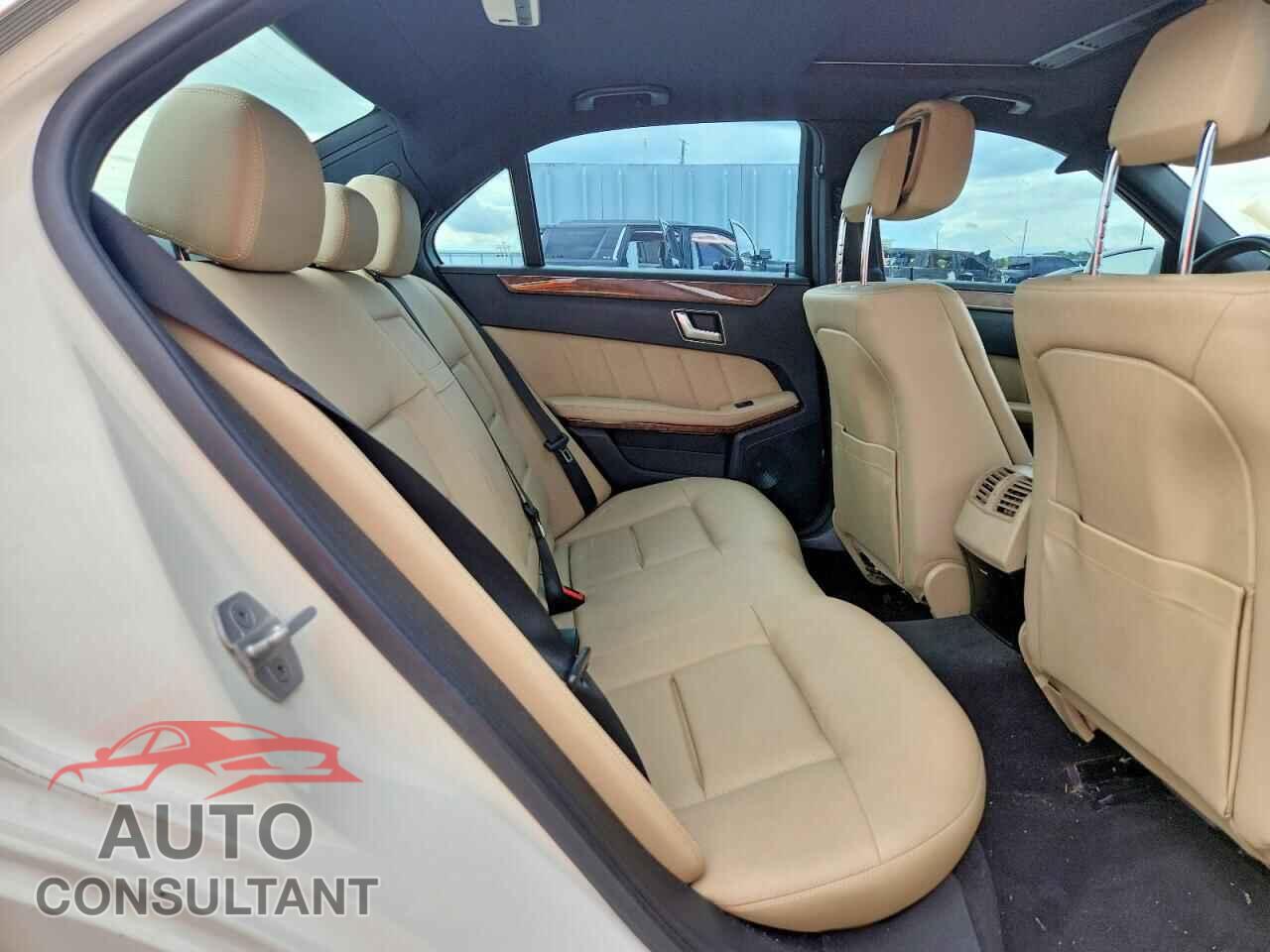 MERCEDES-BENZ E-CLASS 2012 - WDDHF5KB8CA651636