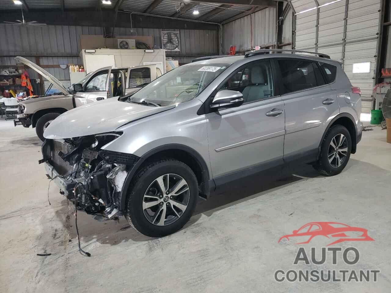 TOYOTA RAV4 2018 - 2T3RFREV2JW823198