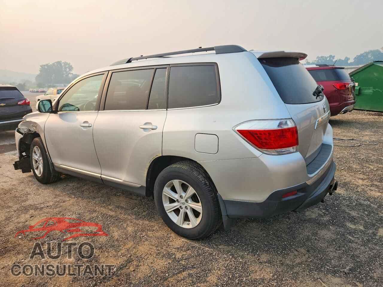 TOYOTA HIGHLANDER 2012 - 5TDBK3EH8CS156839
