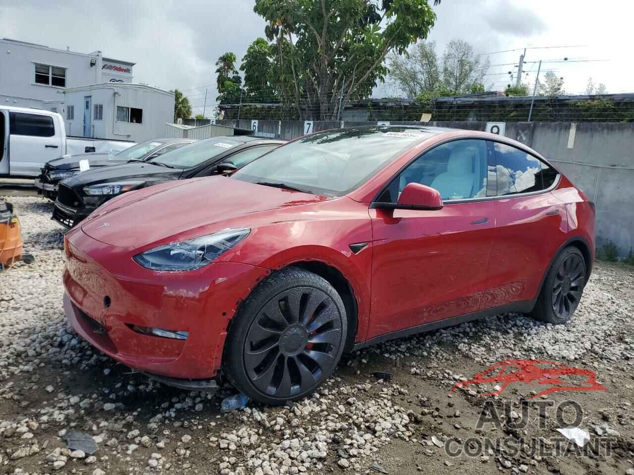 TESLA MODEL Y 2021 - 5YJYGDEF5MF250733