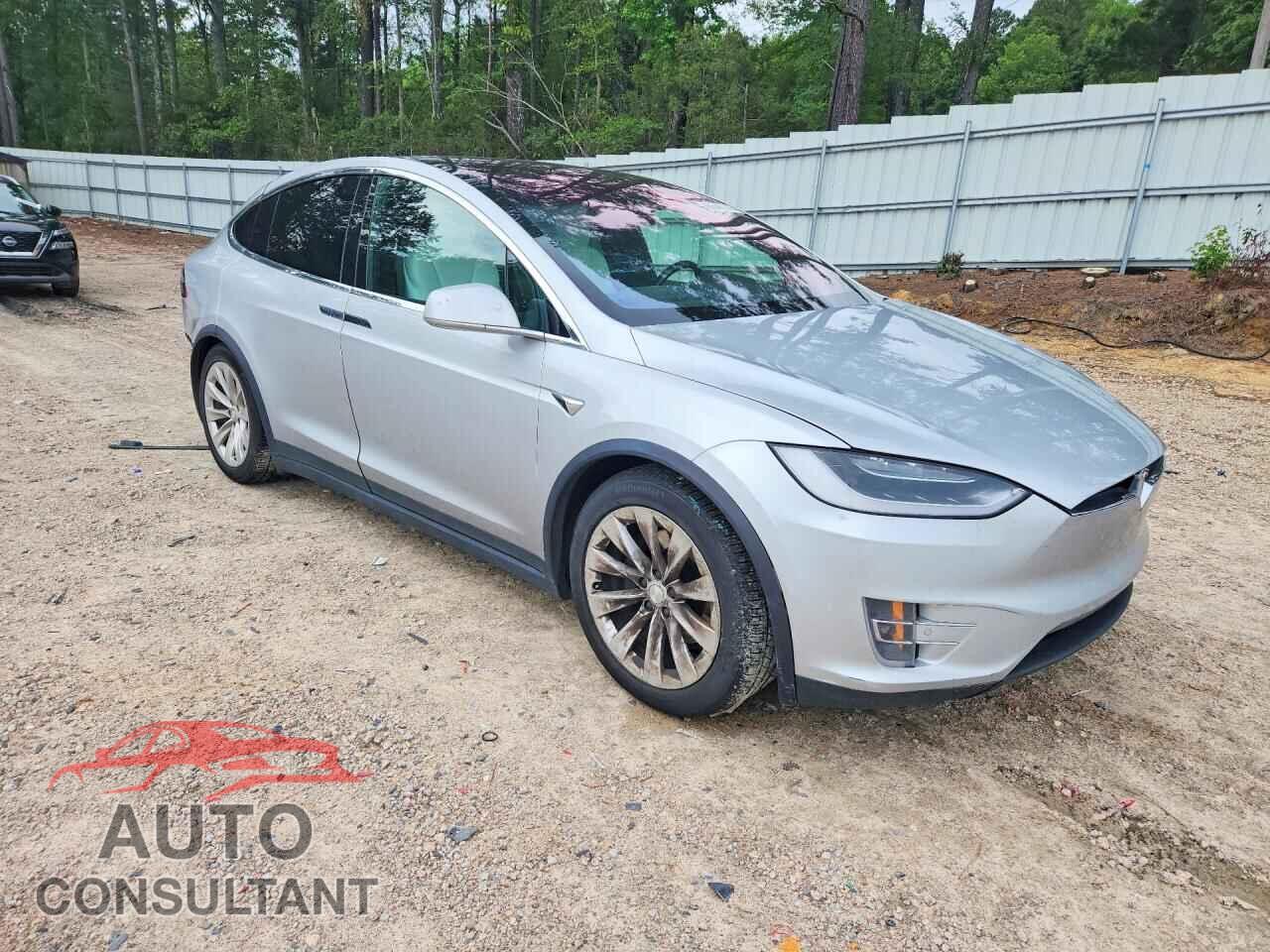 TESLA MODEL X 2017 - 5YJXCDE28HF055686