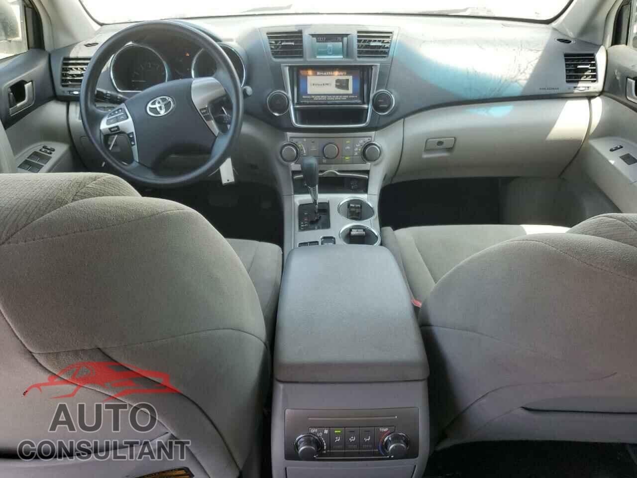 TOYOTA HIGHLANDER 2013 - 5TDBK3EH8DS217740