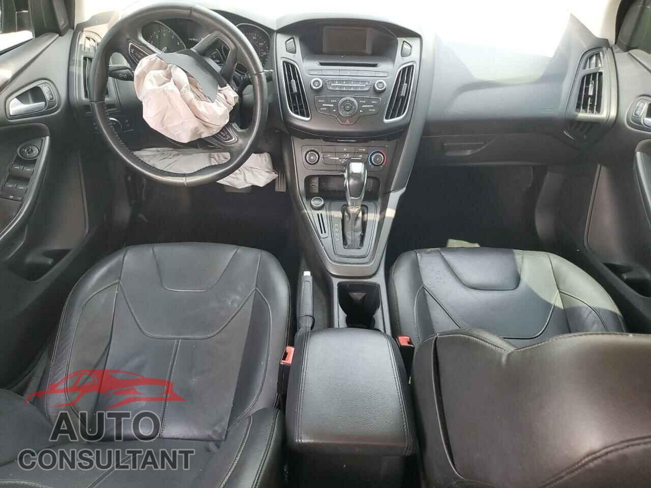 FORD FOCUS 2015 - 1FADP3F24FL201209
