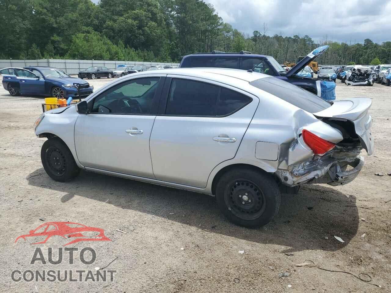 NISSAN VERSA 2019 - 3N1CN7AP3KL817460