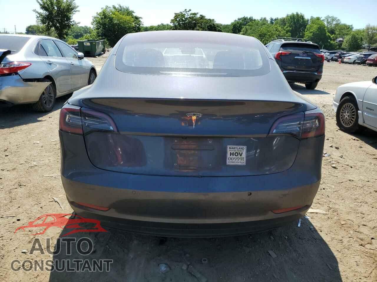 TESLA MODEL 3 2018 - 5YJ3E1EA1JF012733