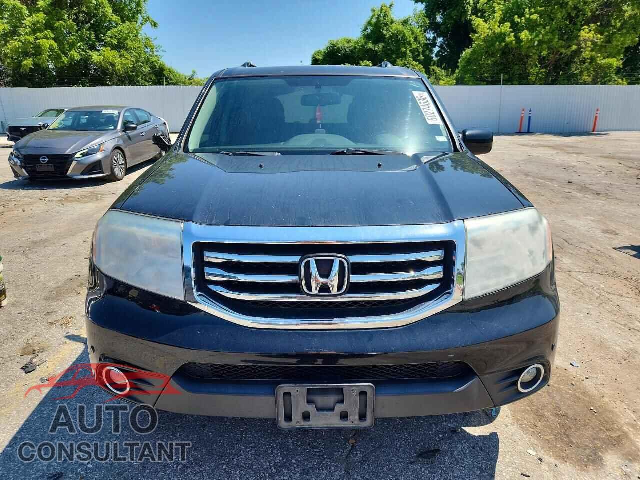 HONDA PILOT 2015 - 5FNYF4H94FB047845