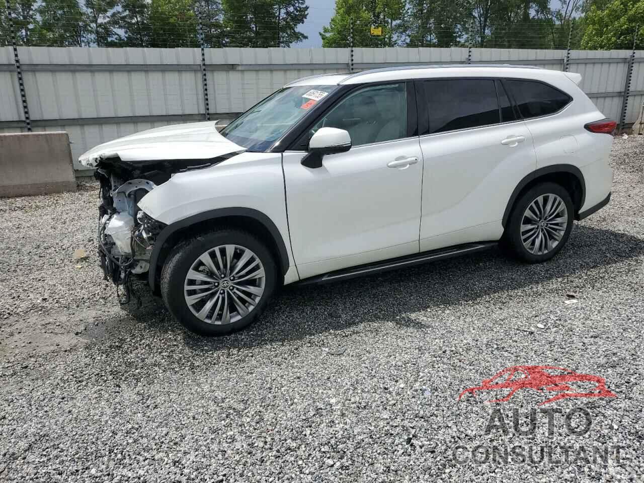 TOYOTA HIGHLANDER 2021 - 5TDFZRAHXMS035656