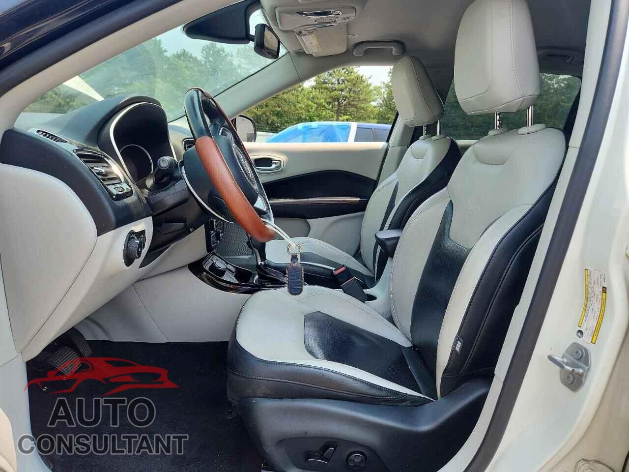 JEEP COMPASS 2019 - 3C4NJDCB6KT657141