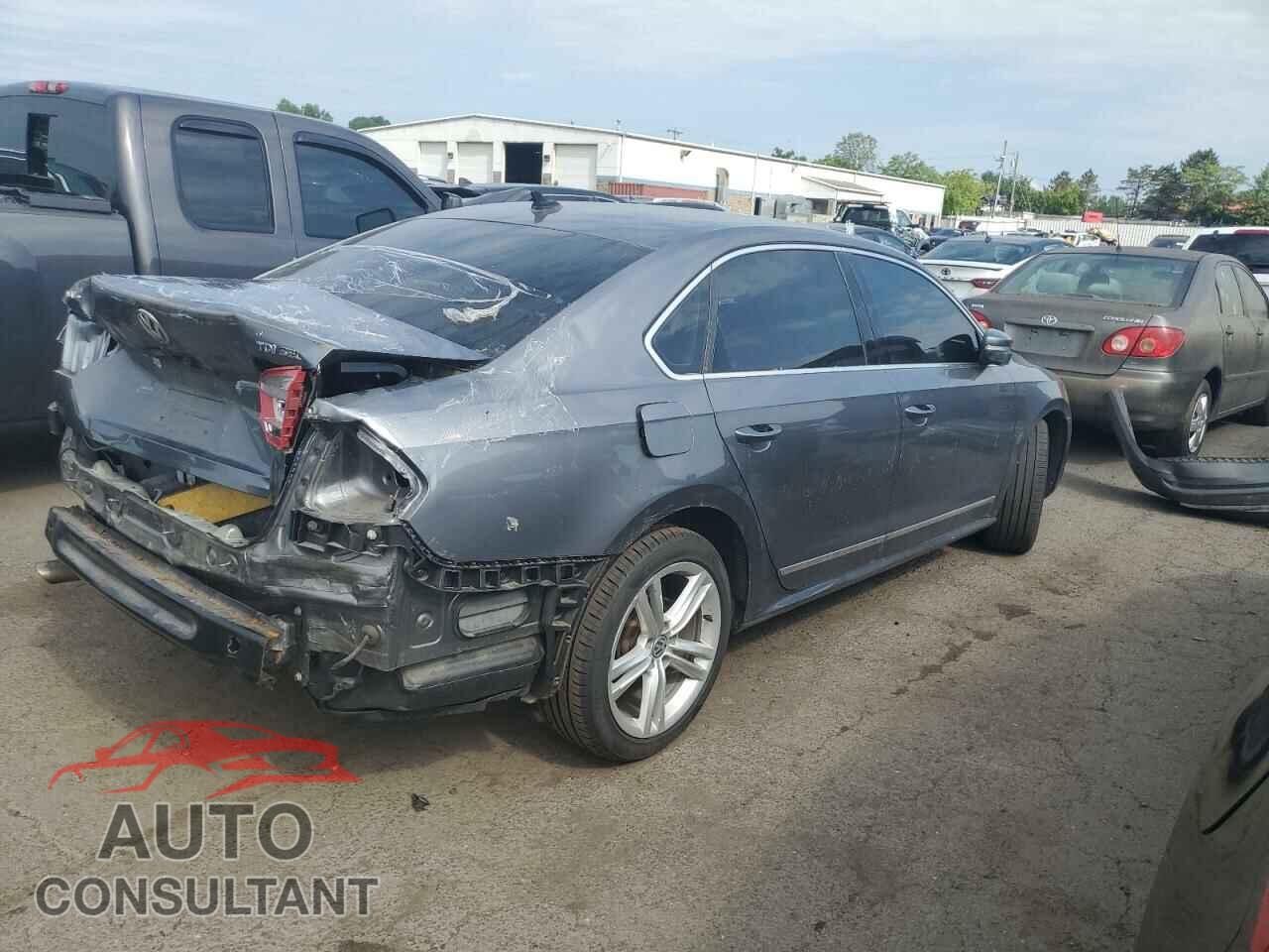 VOLKSWAGEN PASSAT 2015 - 1VWCV7A34FC006176