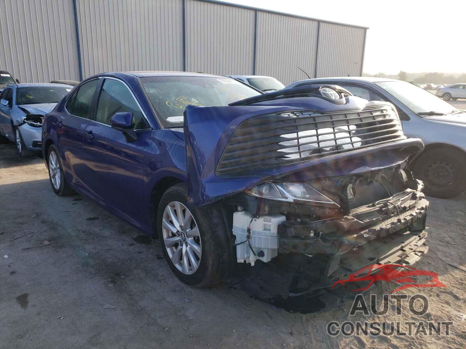 TOYOTA CAMRY 2018 - 4T1B11HK3JU558898