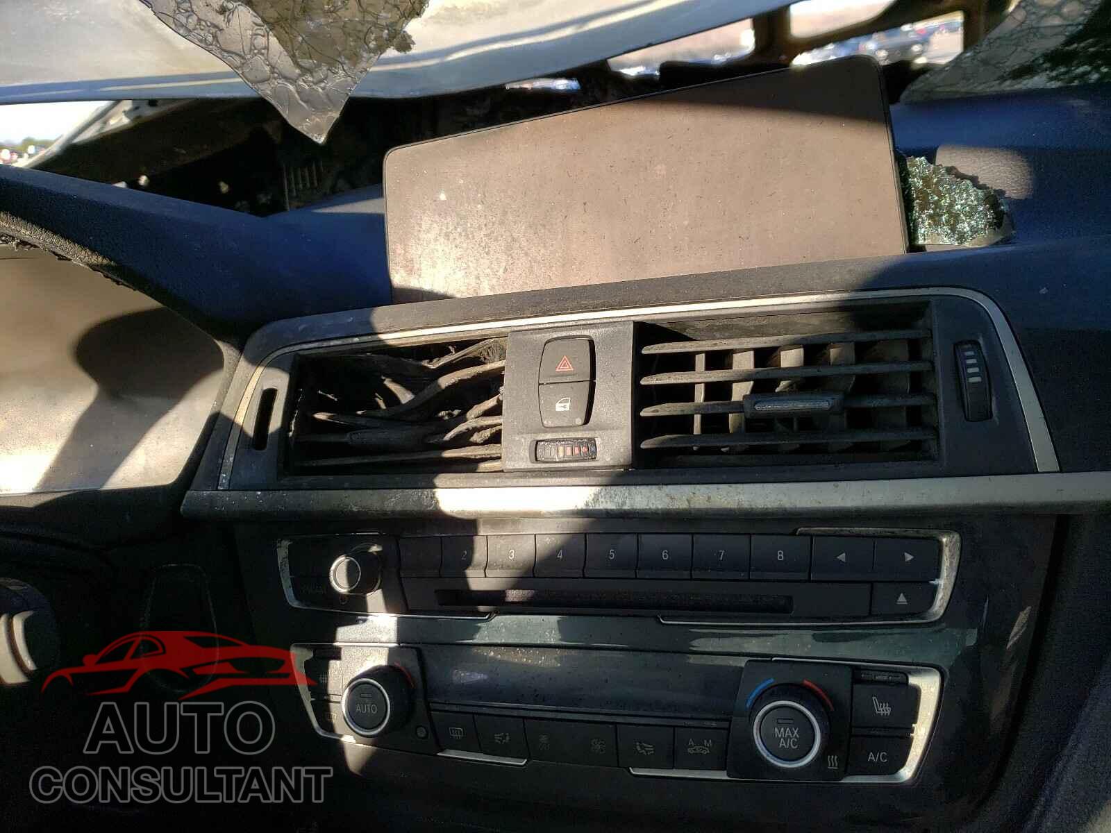 BMW 3 SERIES 2016 - WBA8E3G58GNU04486