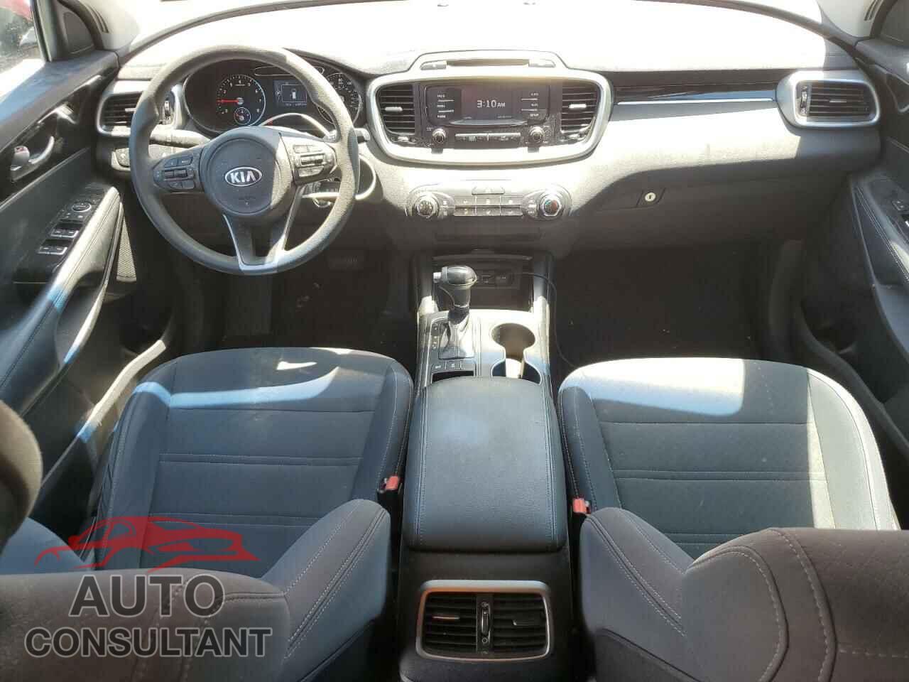 KIA SORENTO 2017 - 5XYPGDA59HG210565