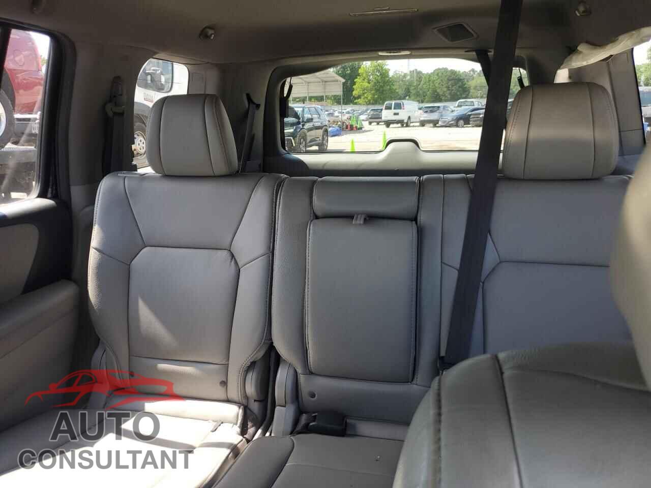 HONDA PILOT 2015 - 5FNYF3H57FB011977