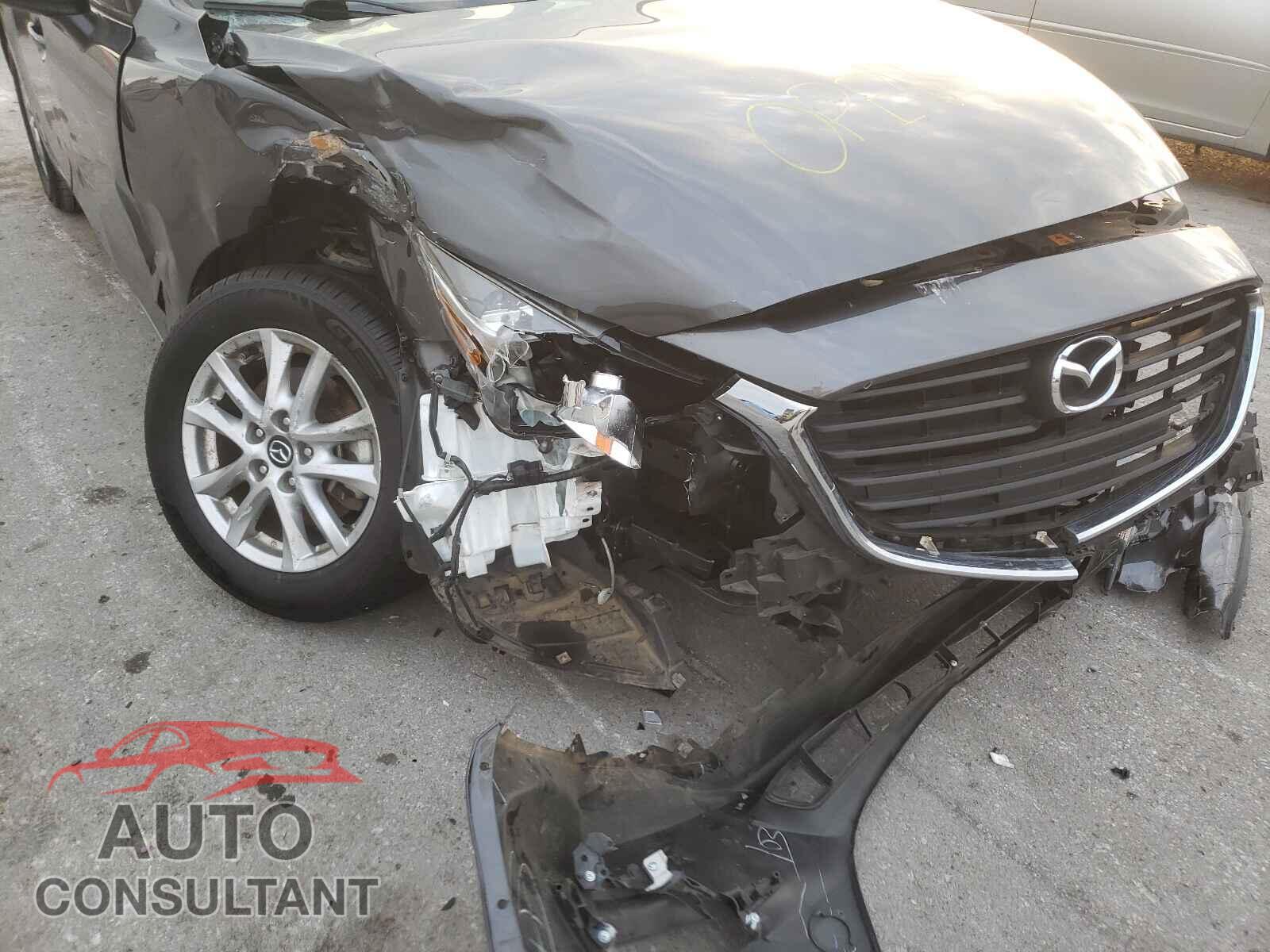 MAZDA 3 2017 - 3MZBN1U73HM106908